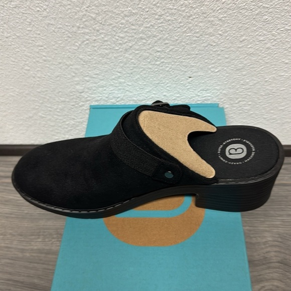 Bzees Women's Open Book Mule In Black Leather (WIDE) - Picture 5 of 8